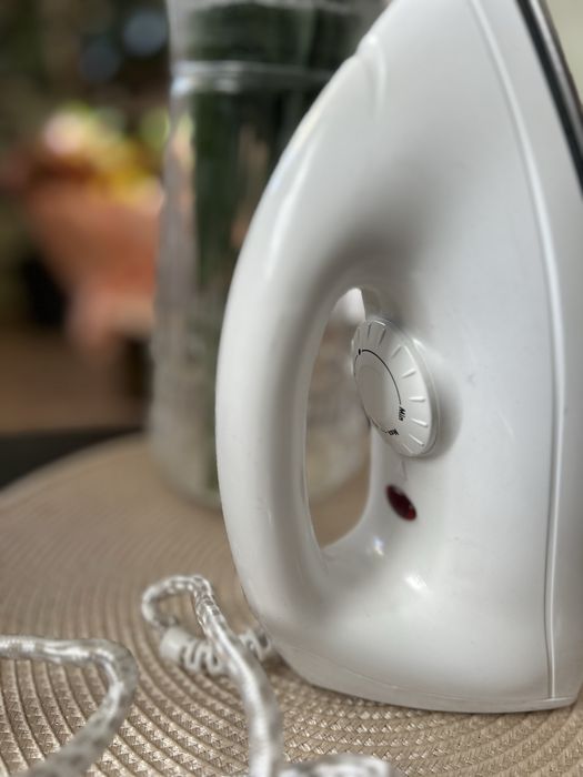 Праска,утюг,Elenberg SI-3001