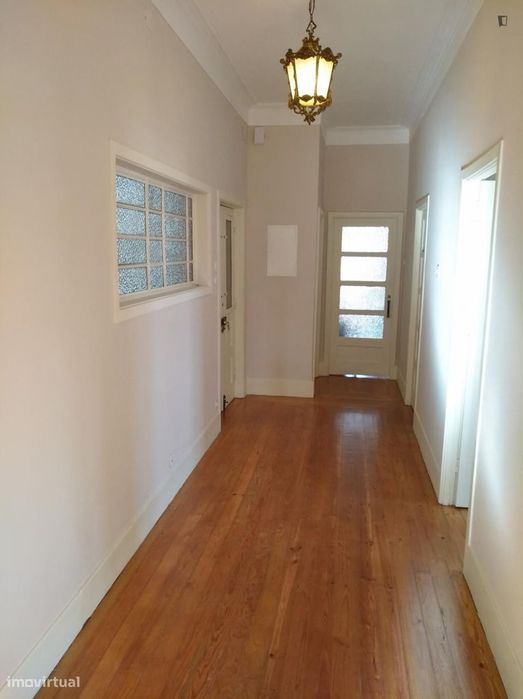 Quarto - localizado em Paranhos Porto