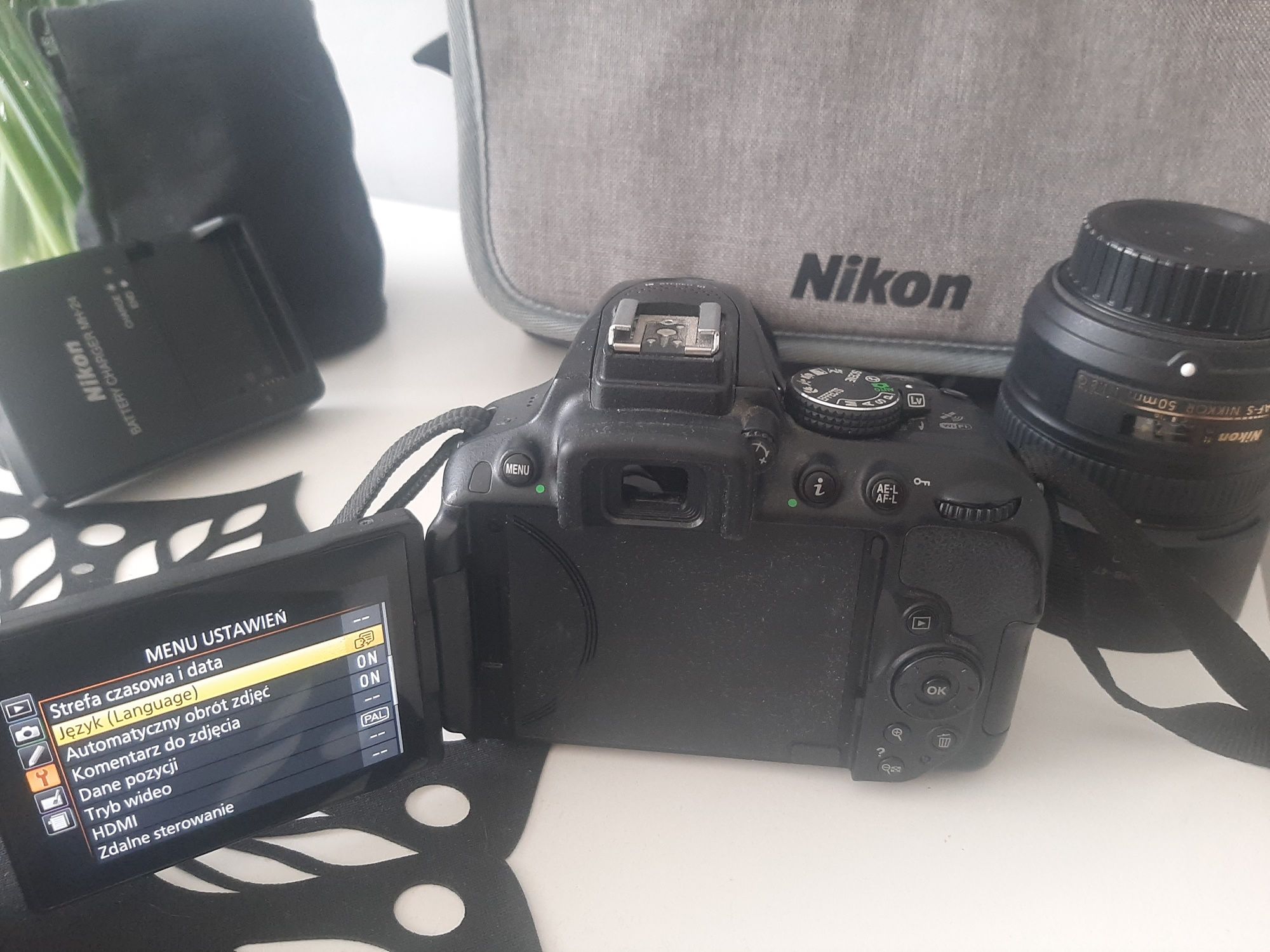 Aparat Nikon D5300 plus dwa obiektywy