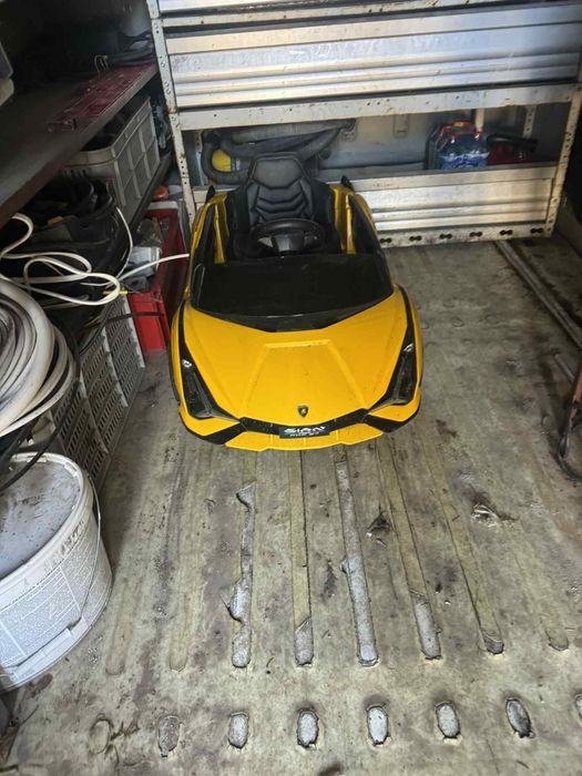 Lamborghini  Aventador