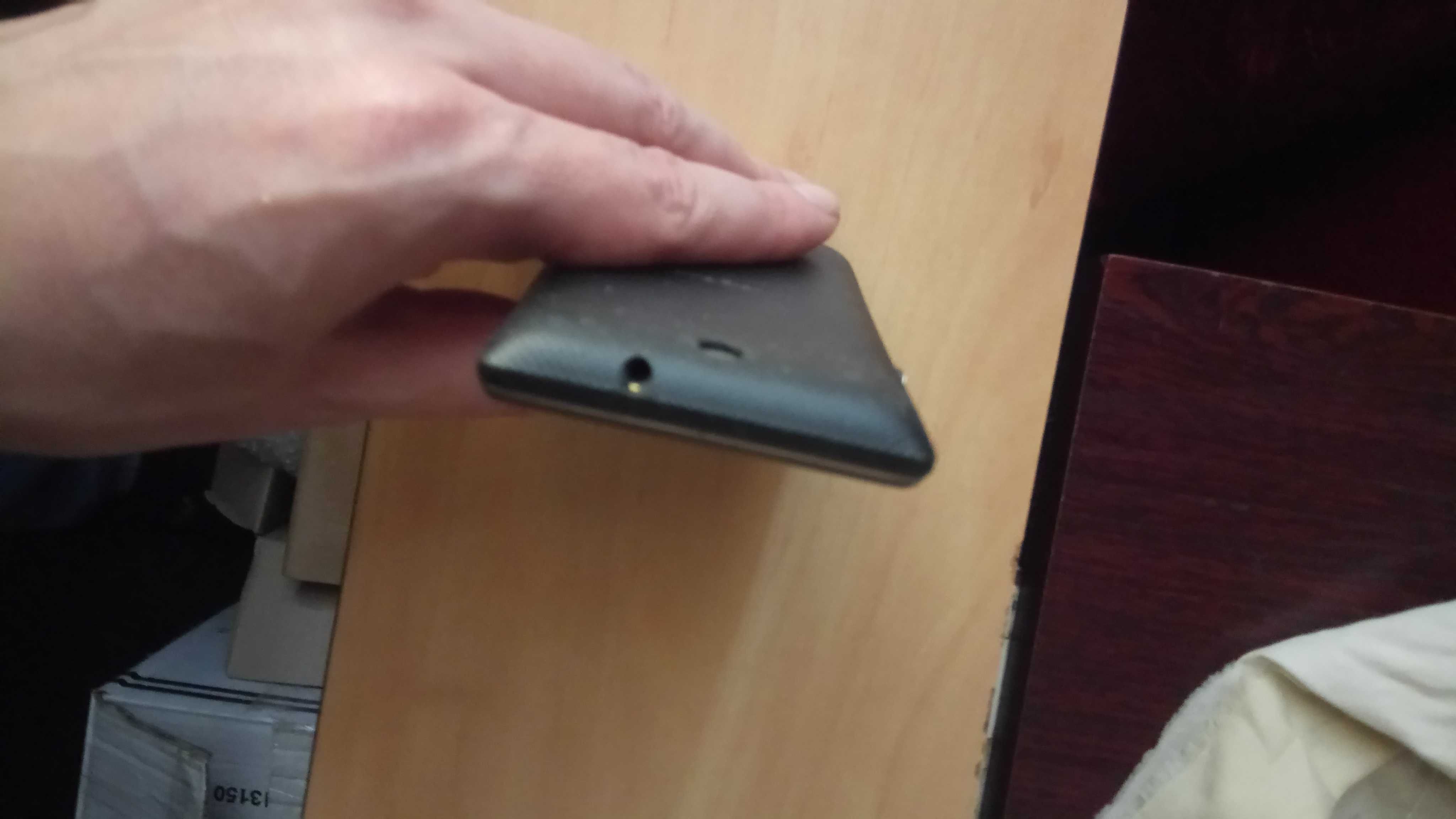 Смартфон Sony Xperia  E dual (3.5 дюйма екран)