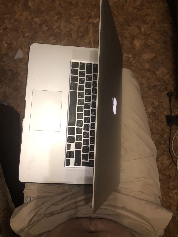 Macbook pro 15” a1398 early 2013 256 gb