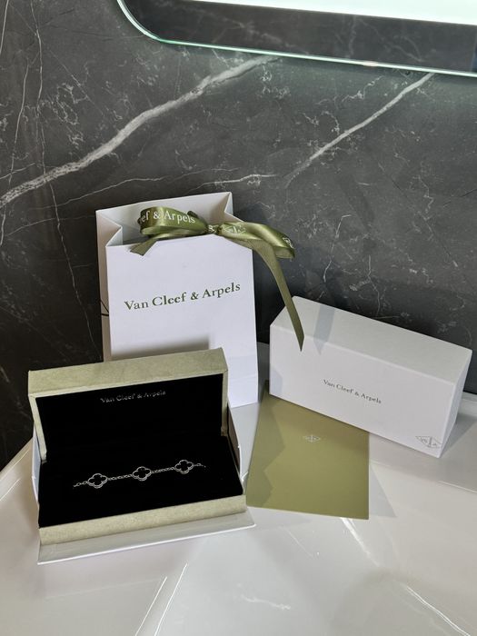 Браслет Van Cleef з оніксом в сріблі
