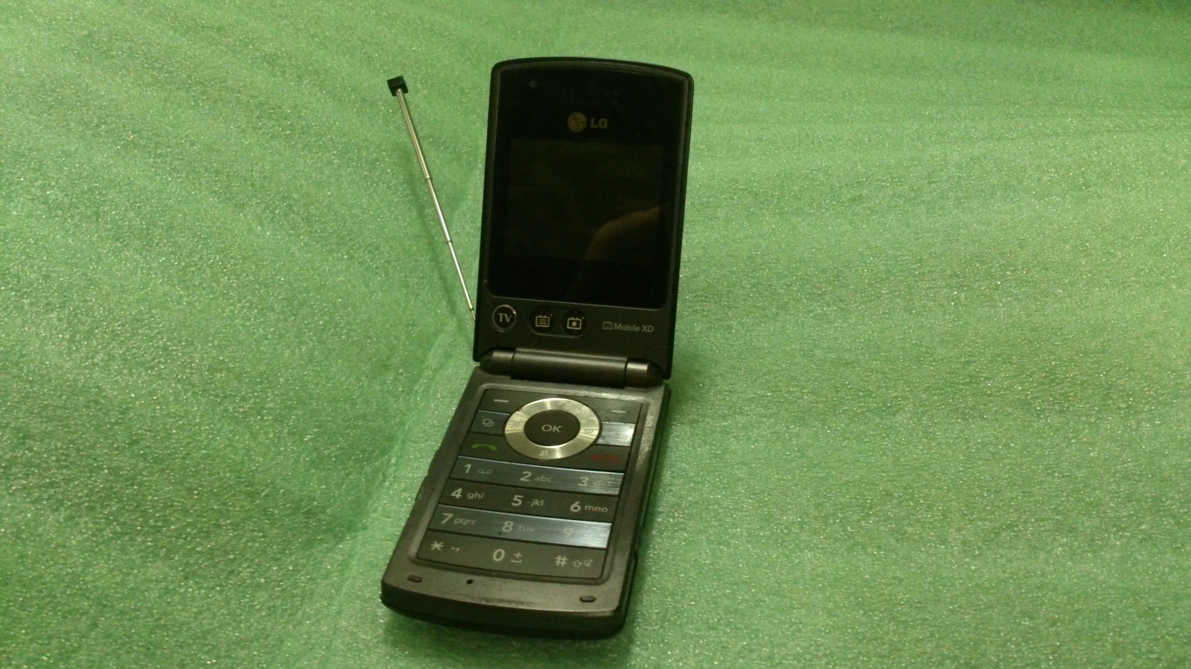 Telefon LG HB620T-wbudowany telewizor