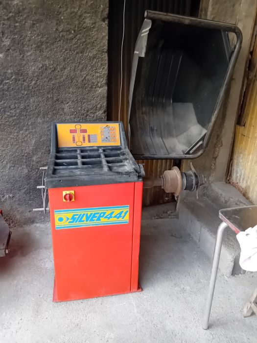 Máquina de montar pneus + máquina de calibrar jantes