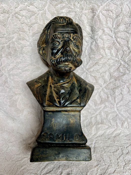 Escultura busto Camilo Castelo Branco