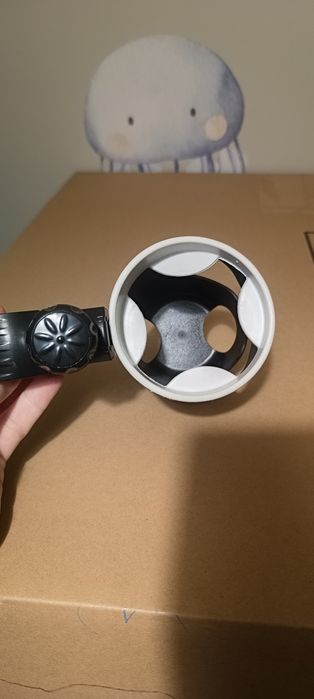 Uchwyt na kubek do wózka spacerówki Muuvo 3