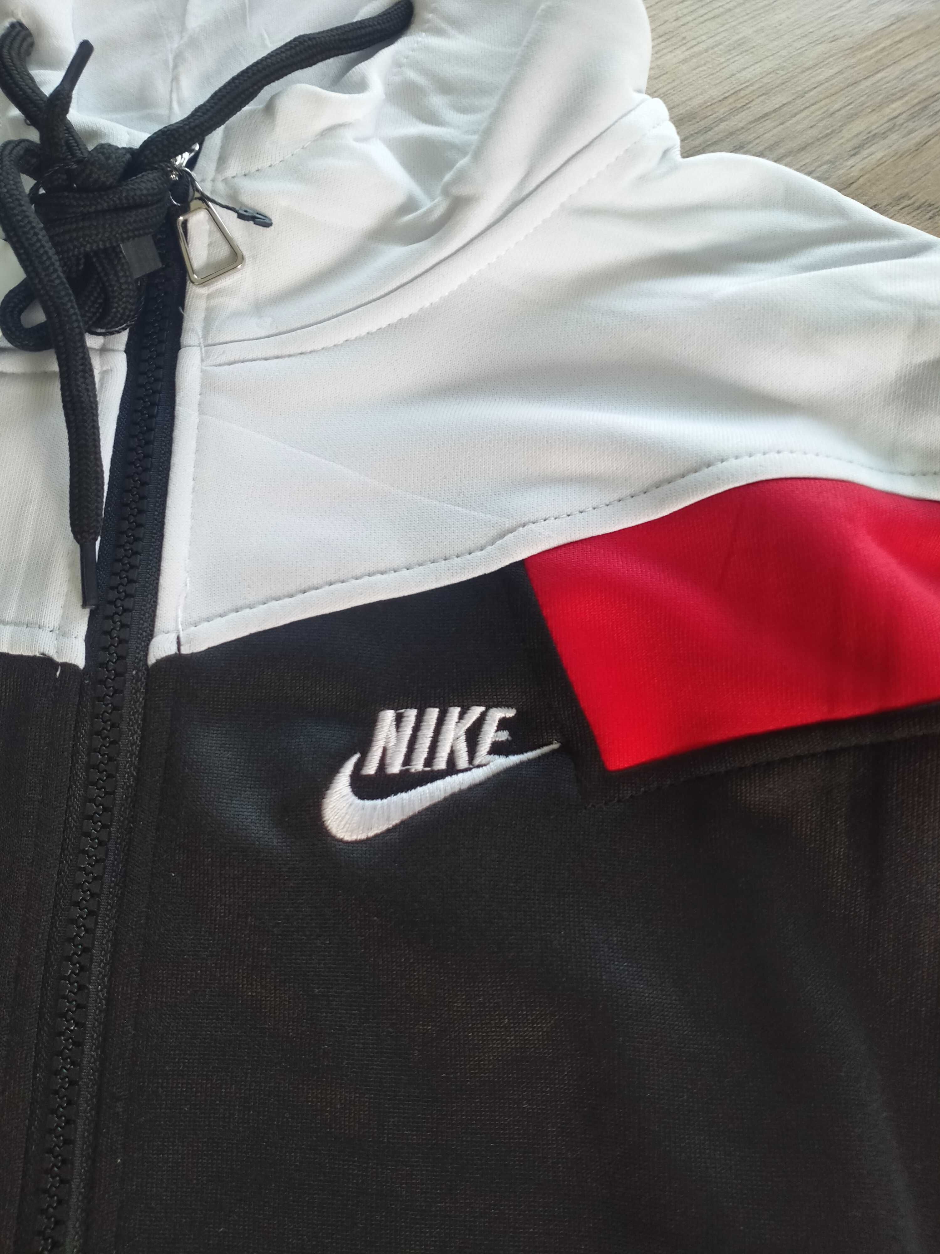 Nowy dres Nike rozmiar S/M