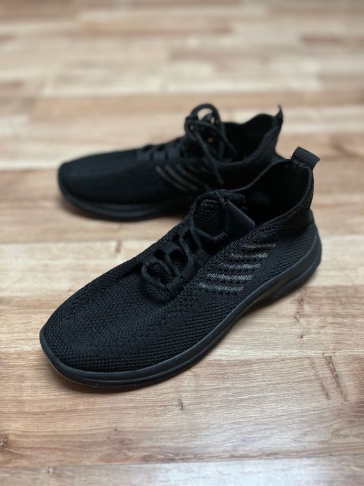 Czarny tenisówki