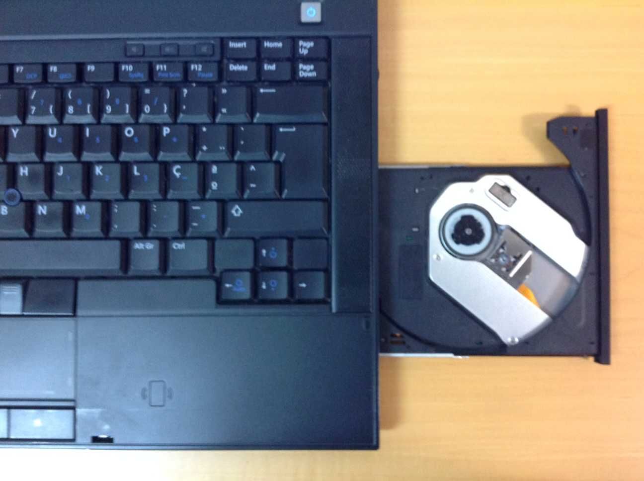 Computador portátil Dell Latitude E6400 + carregador (c/portes)
