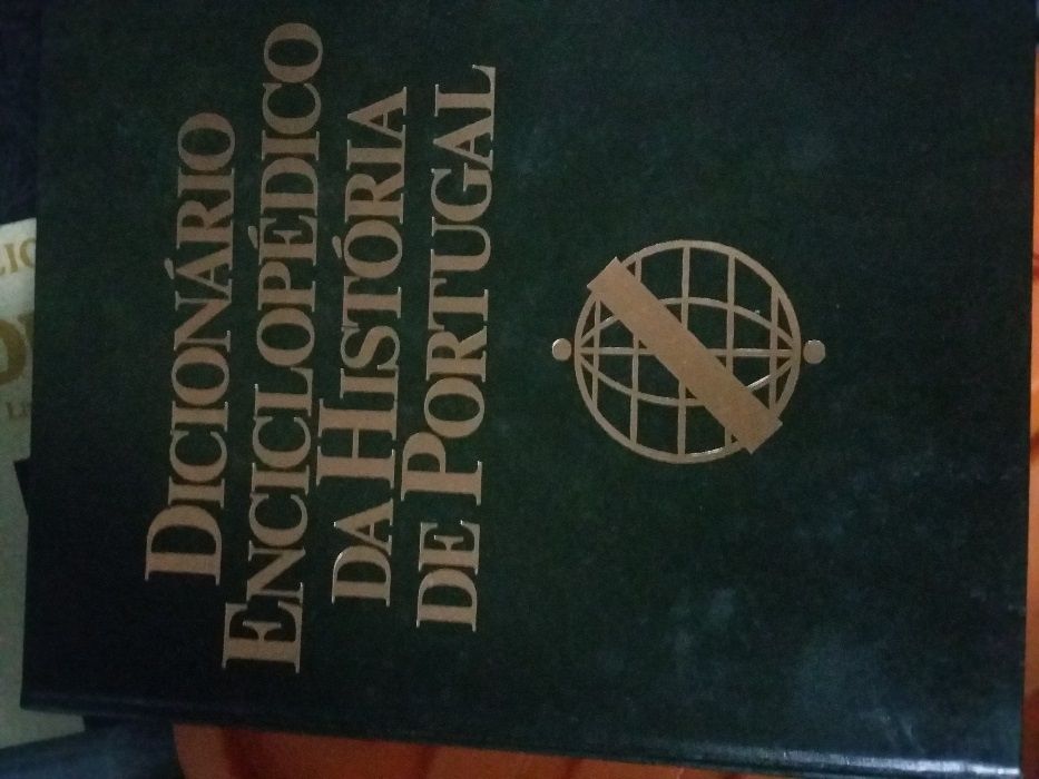 Vende-se Dicionário Enciclopédico