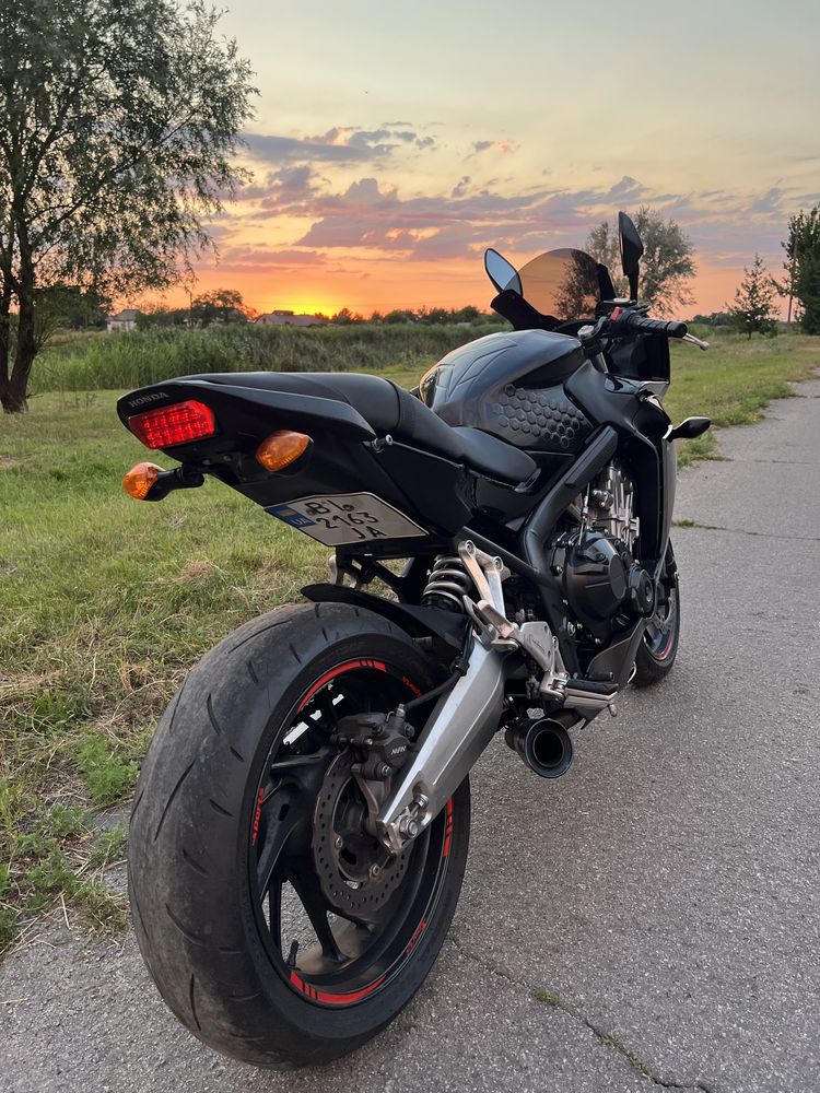 Продам Honda cbr 650 f