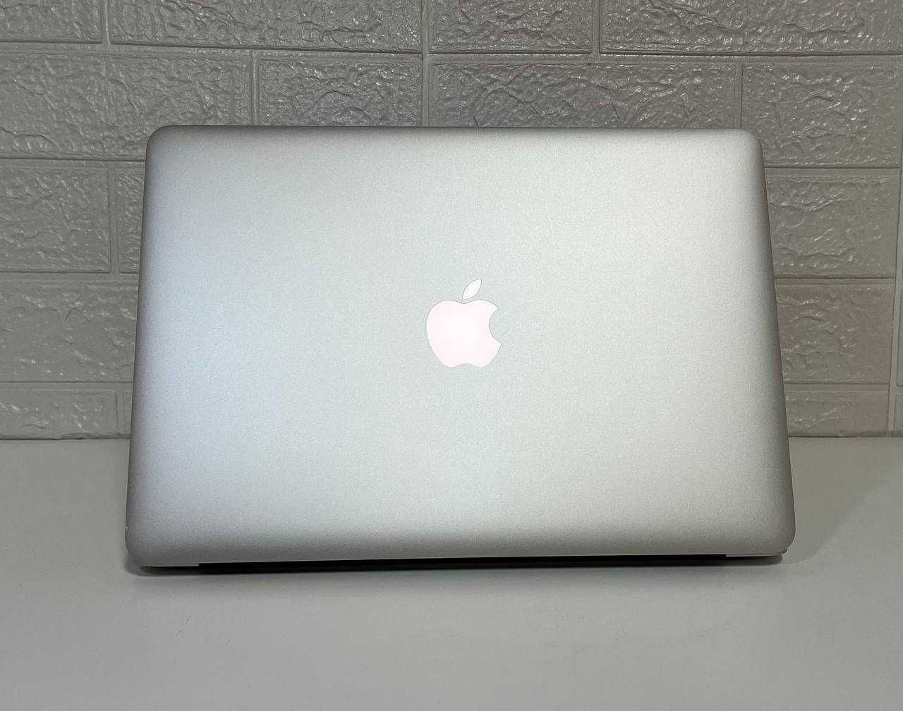 Ноутбук Apple MacBook Air A1466 2015/Intel Core i5/4 GB/256 GB