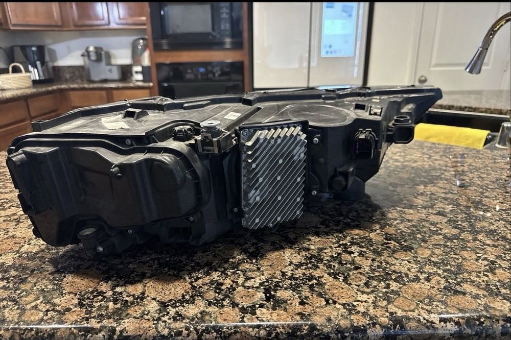 Фара Audi Q7 SQ7 2020 2021 2022 Matrix LED ліва левая оптика