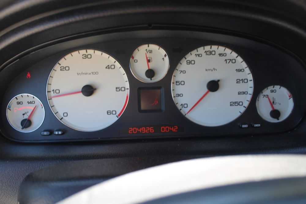 Peugeot 607 2.2HDi 133 Azul Sedan