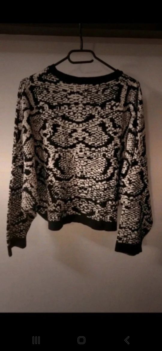 Gruby mięsisty sweter ze skóry węża M/L