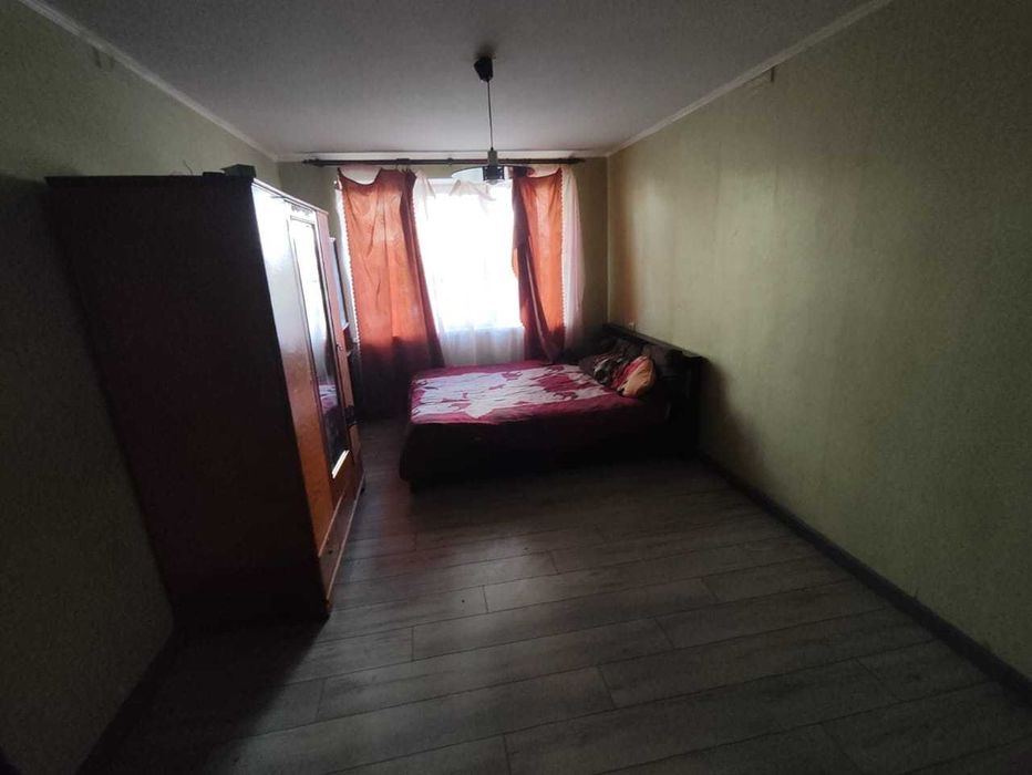 Сдам двух комнатную квартиру.