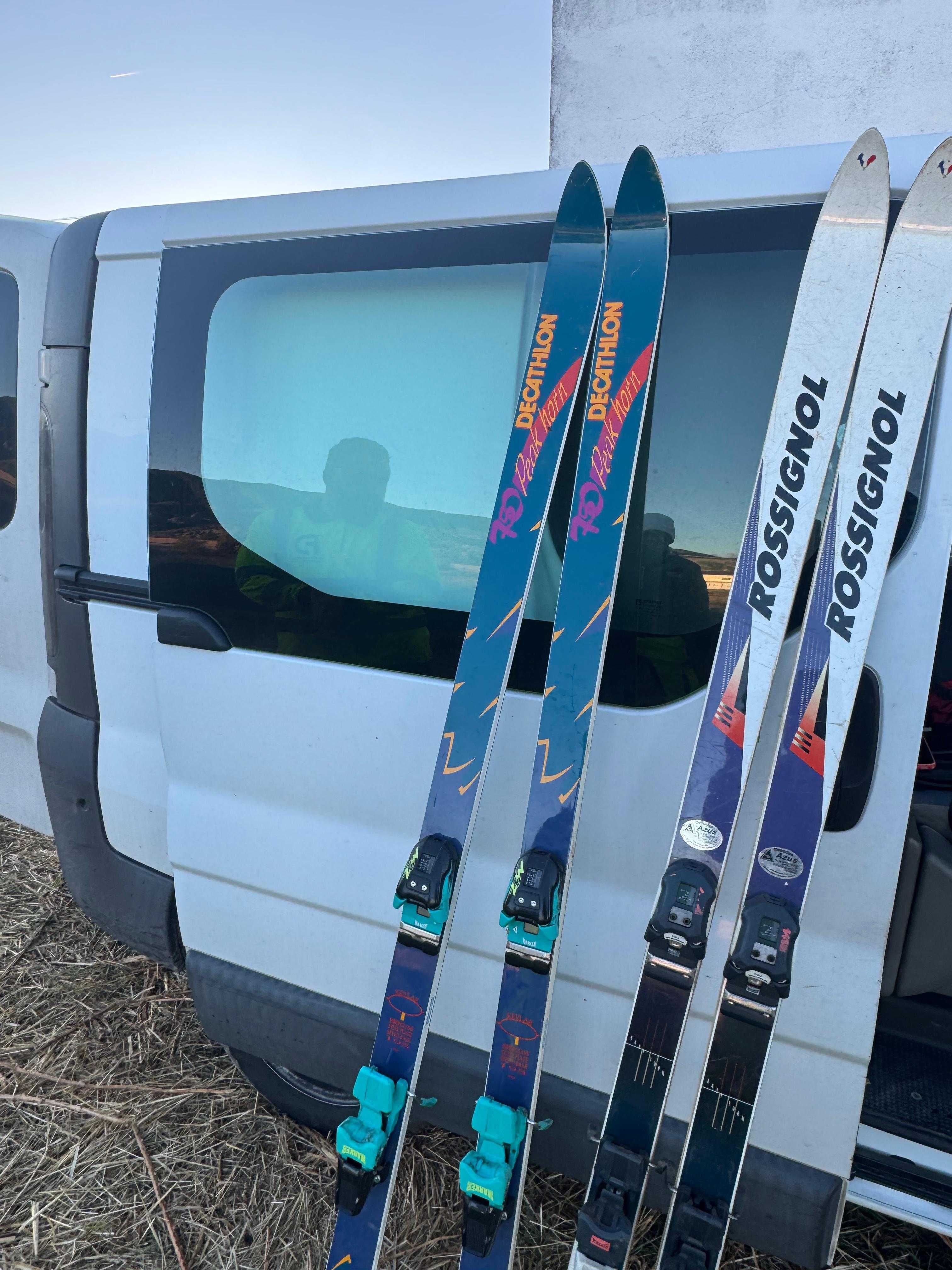 2 pares de ski, em ótimo estado.