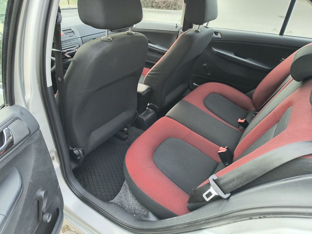 Skoda Fabia 1.4 16V 75KM*Gaz do 2034*Klima*ABS*Parktronic*Hak*2005r.