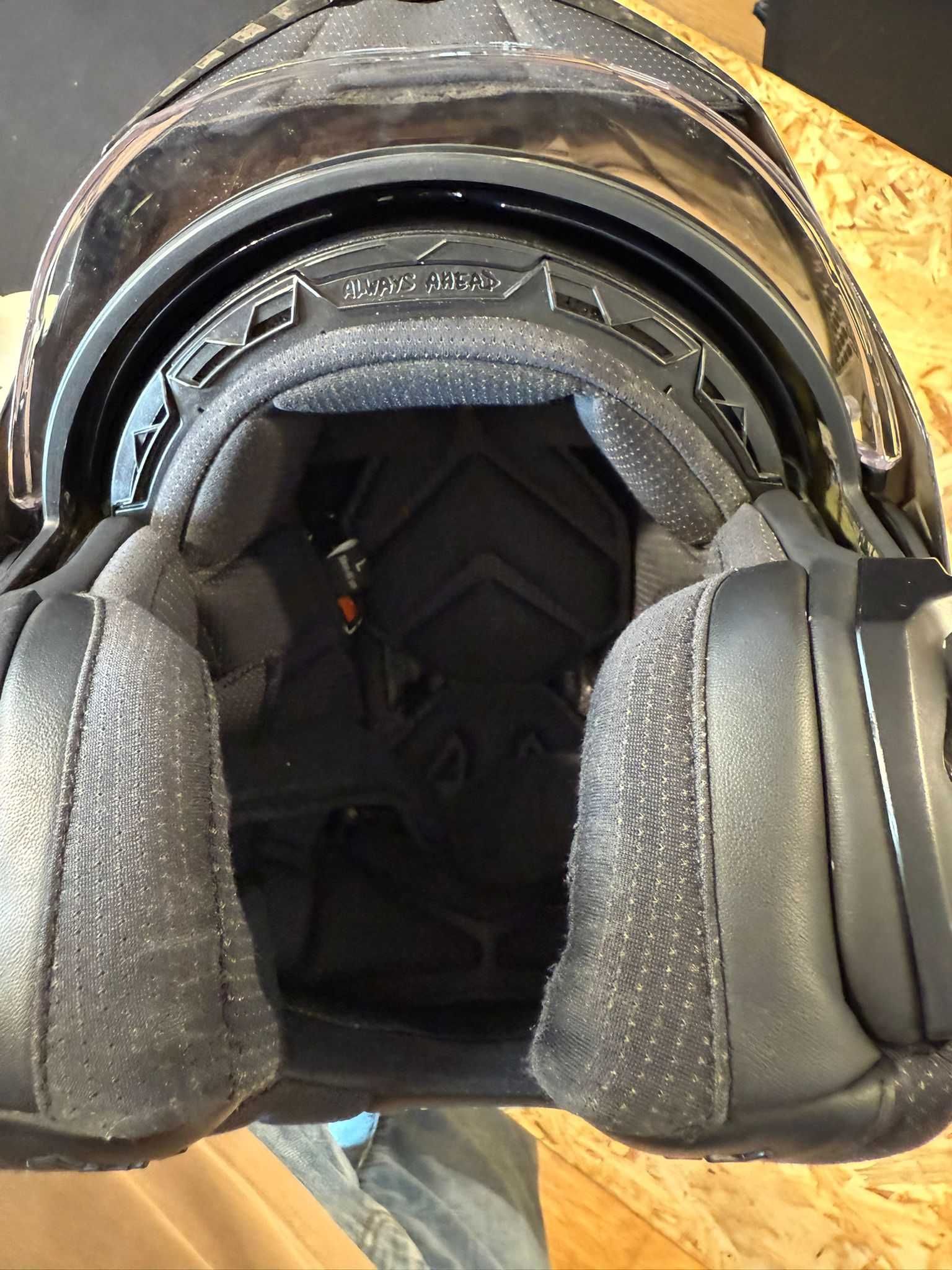Capacete em Carbono_LS2_Modular como novo