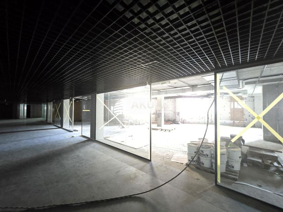 Офіс 4000+ м² у БЦ на Подолі, Нижній Вал 3–7