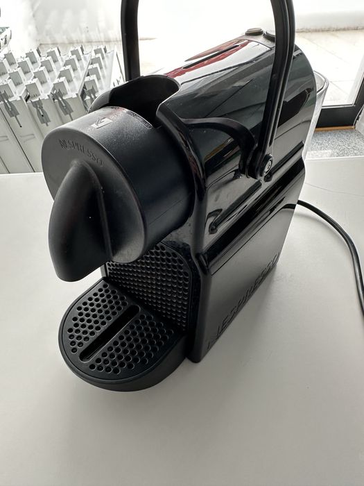 Máquina De Café Nespresso Delonghi En80.B Inissia Preto