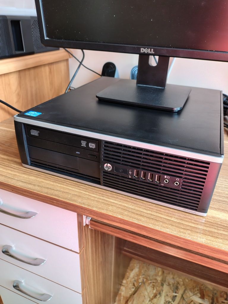 Komputer HP Compaq plus monitor Dell