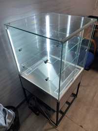 Кондитерская витрина Куб стеклянный холодильный новый
