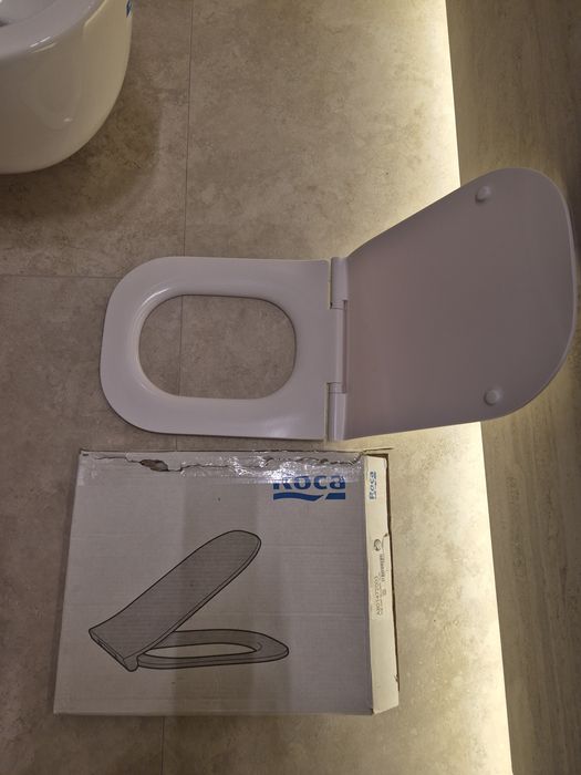 Продам крышку для унитаза ROCA The GAP SQURE SLIM