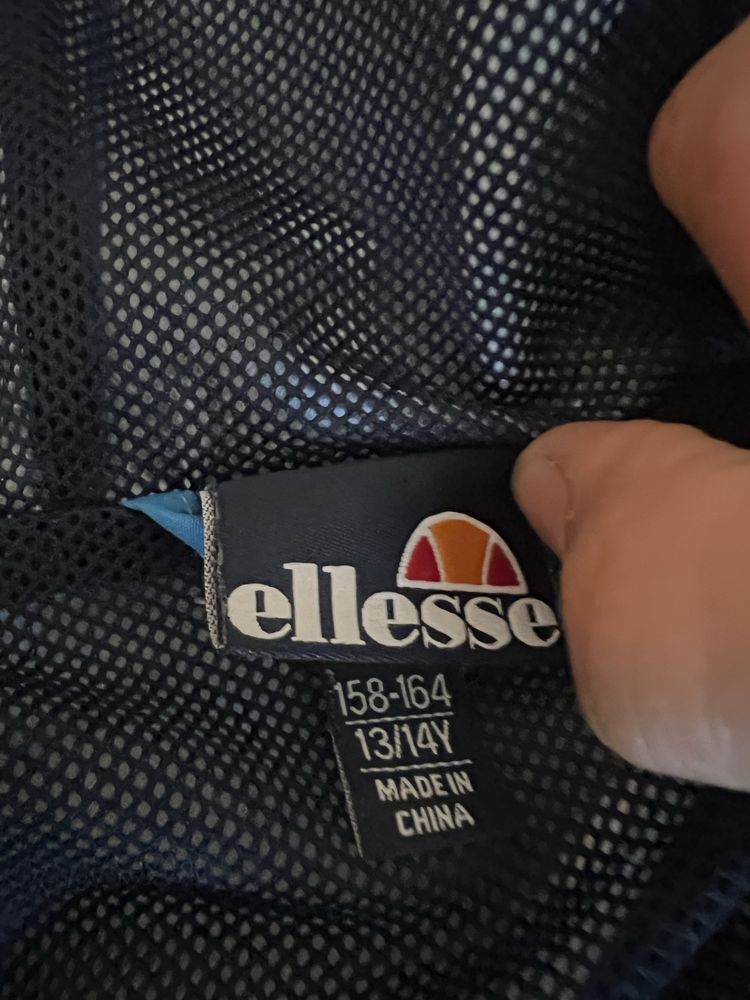 Продам ветровку ellesse (оригинал)