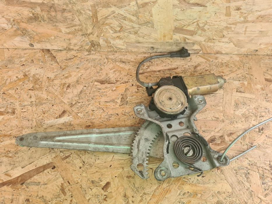 Elevador vidros trás direito TOYOTA Corolla Sedan (_E11_)