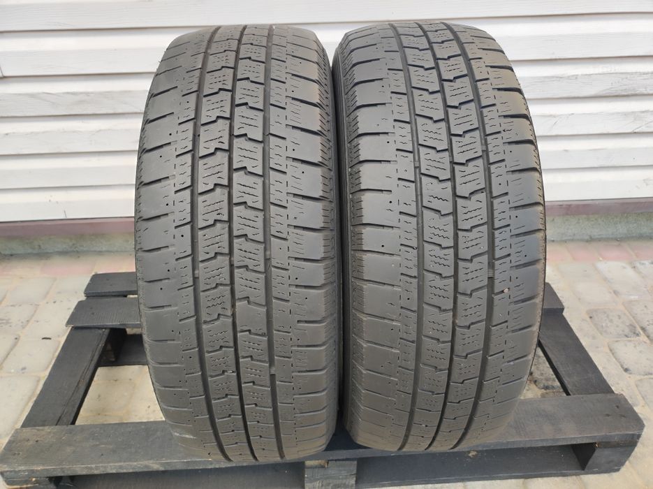 235.65.16c Dwie opony zimowe Goodyear Cargo UltraGrip