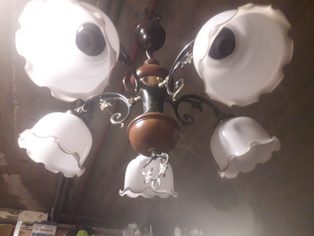 Lampa drewniano mosiężna wisząca