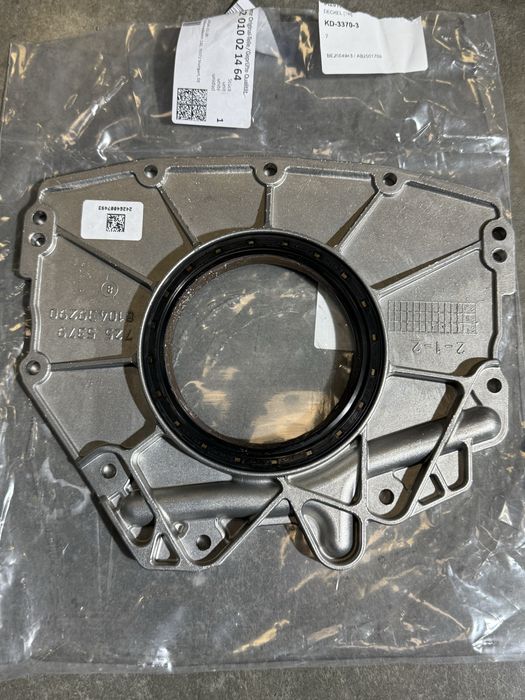 Сальник коленвала кришка OM642 Sprinter W906 W907 3.0 CDI