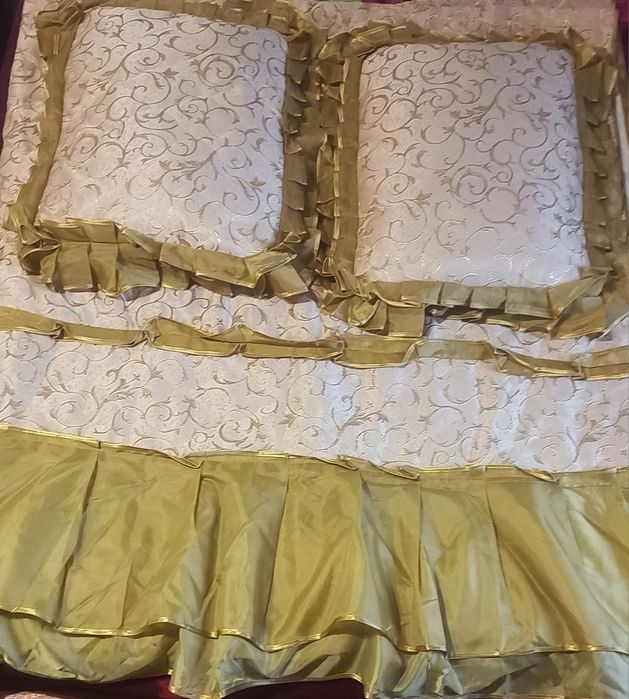 Покривало жакардове двоспальне з подушками.Нове