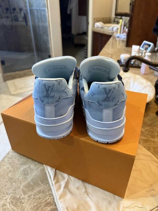 Ténis Louis Vuitton autênticos, em ganga azul, tamanho 42, novos.