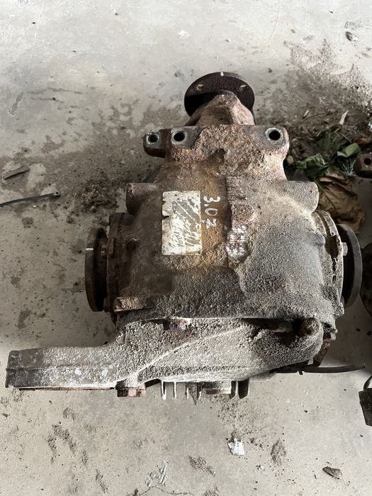Bmw e36,e30 compact  323 ti dyfer duża głowa 3.307 tylny most 3.07