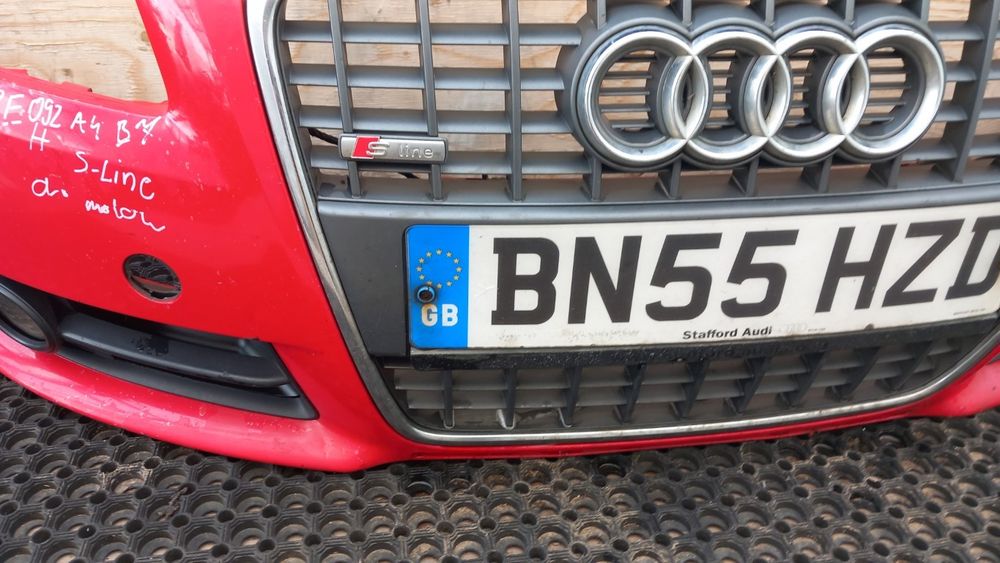 Audi A4 B7 S-Line  Zderzak Przód  Halogen Ly3J