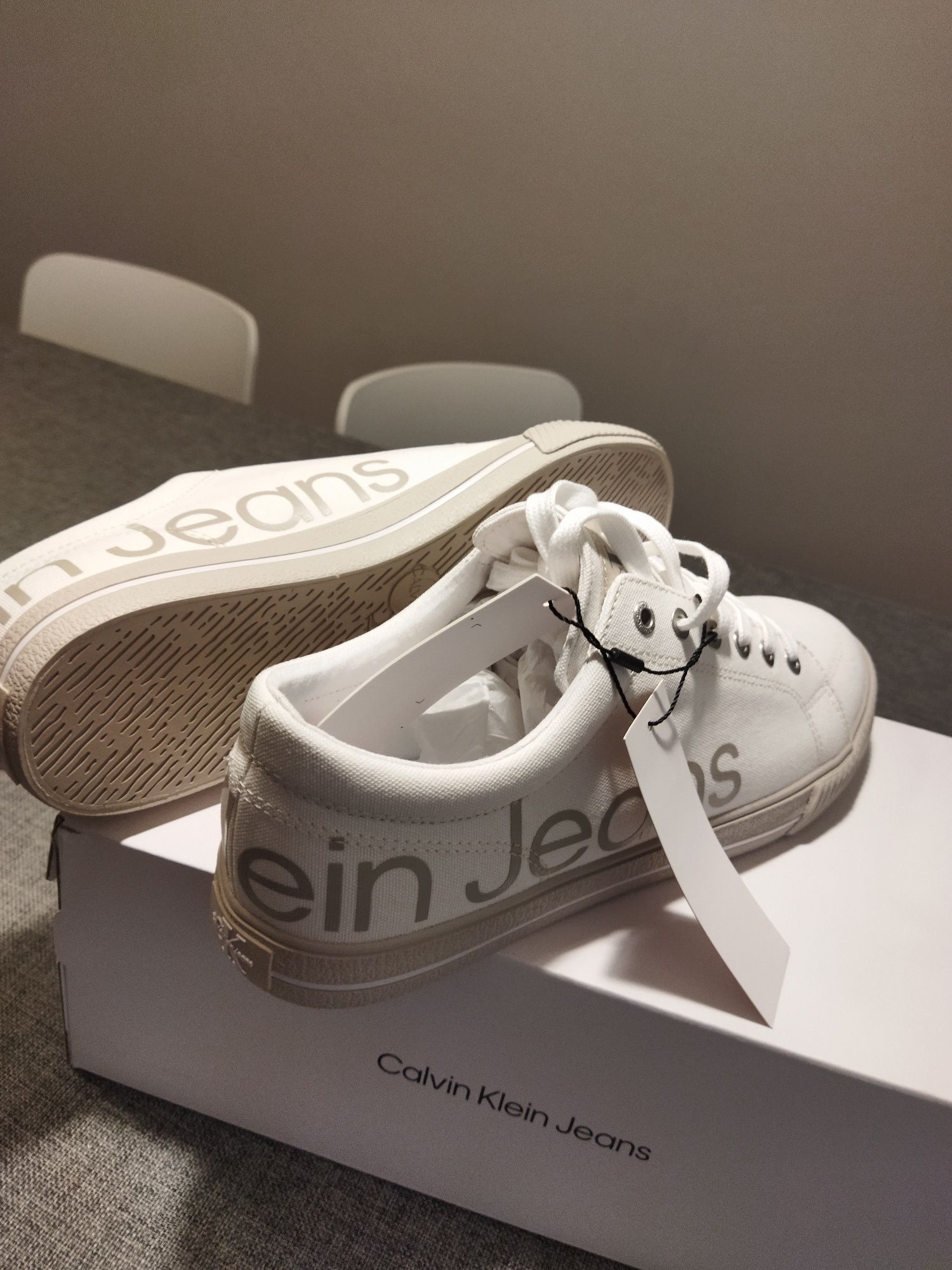 Tenisówki Calvin Klein Retro vulcanized low 42 rozm