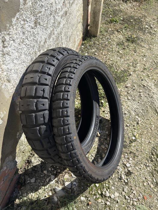 Pneus adevnture 150/70 R18 e 90/90 R21