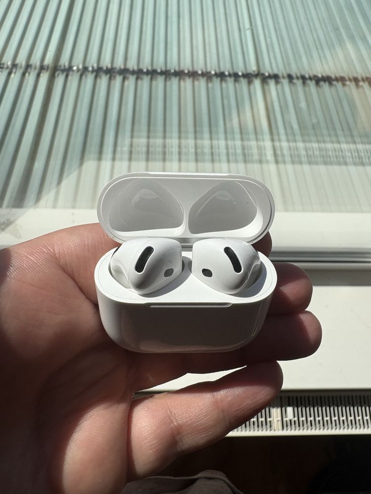 AirPods 4 оригінал