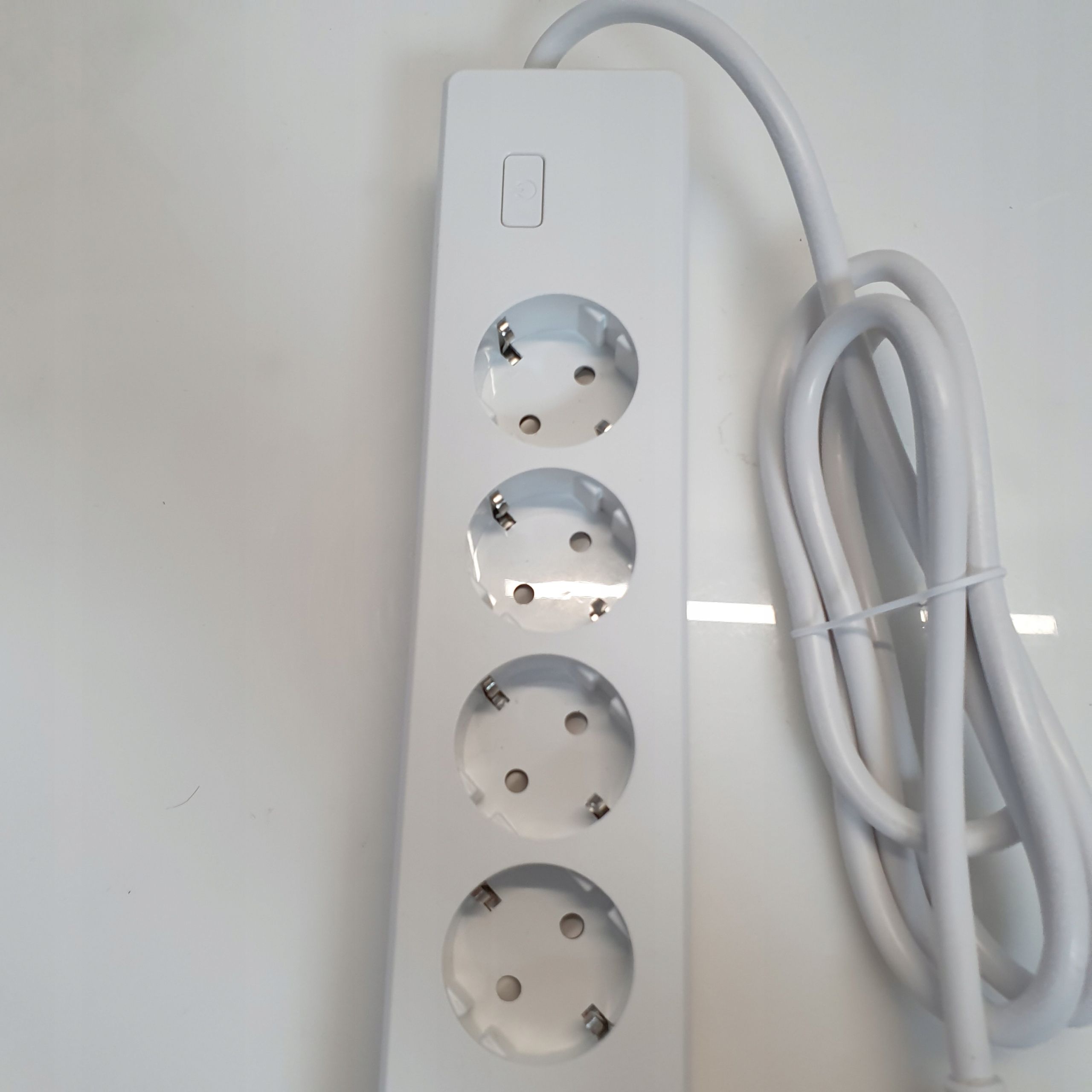 G30 Listwa Zasilająca Meross Wif 16 A 4 Gniazda 4 Porty Usb