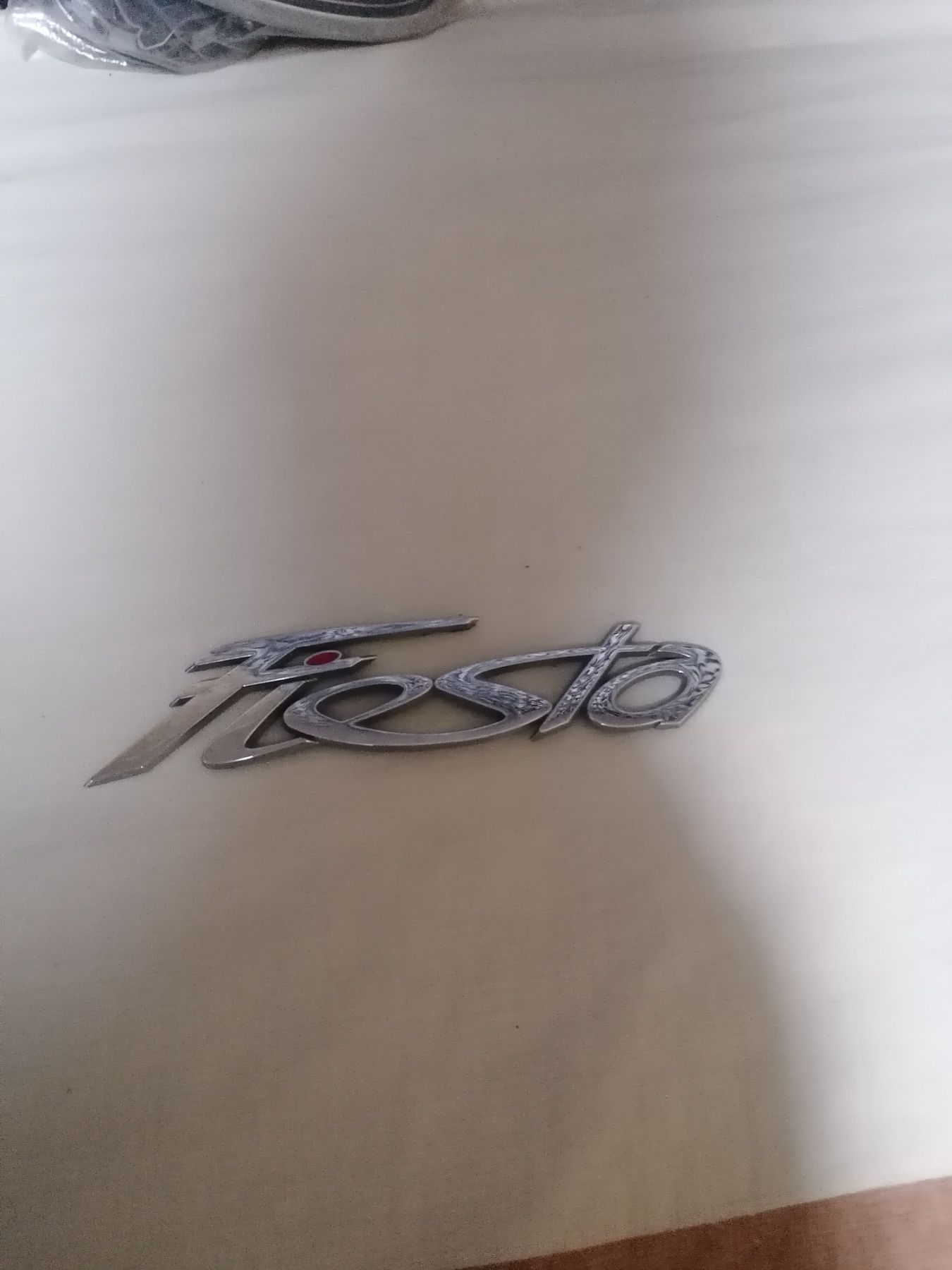 Емблема Ford Fiesta
