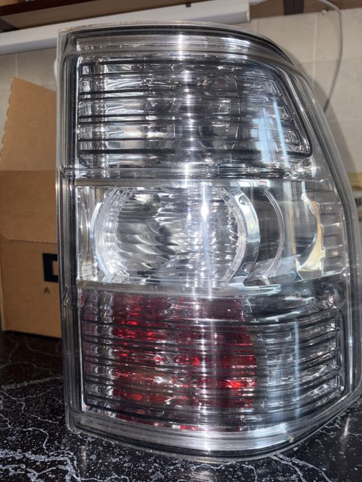 Задний фонарь mitsubishi pajero wagon 4