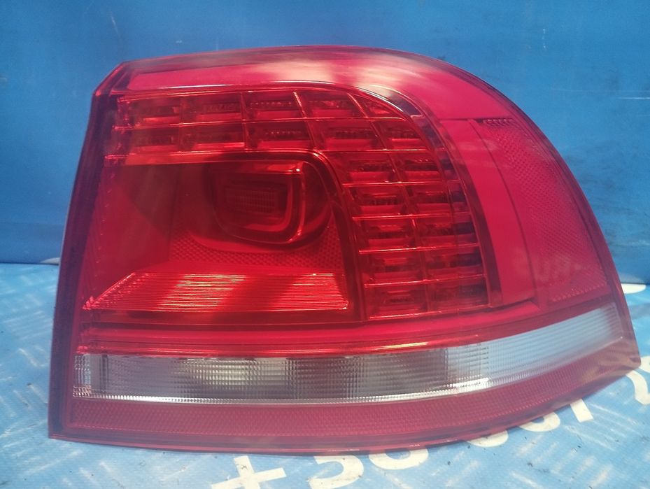 Стоп Ліхтар задній правий Volkswagen Touareg FL Туарег ФЛ шрот