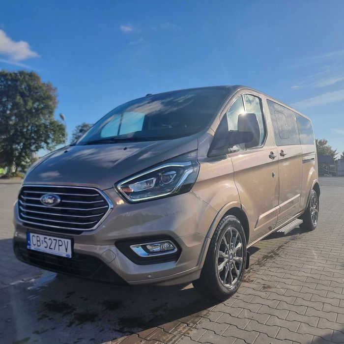 Wynajem BUSA Ford Toureno Custom,8 osób Automat  170KM