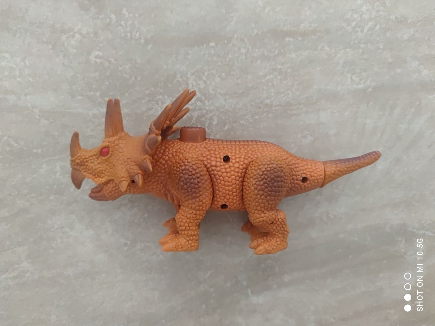 Figurka dinozaura