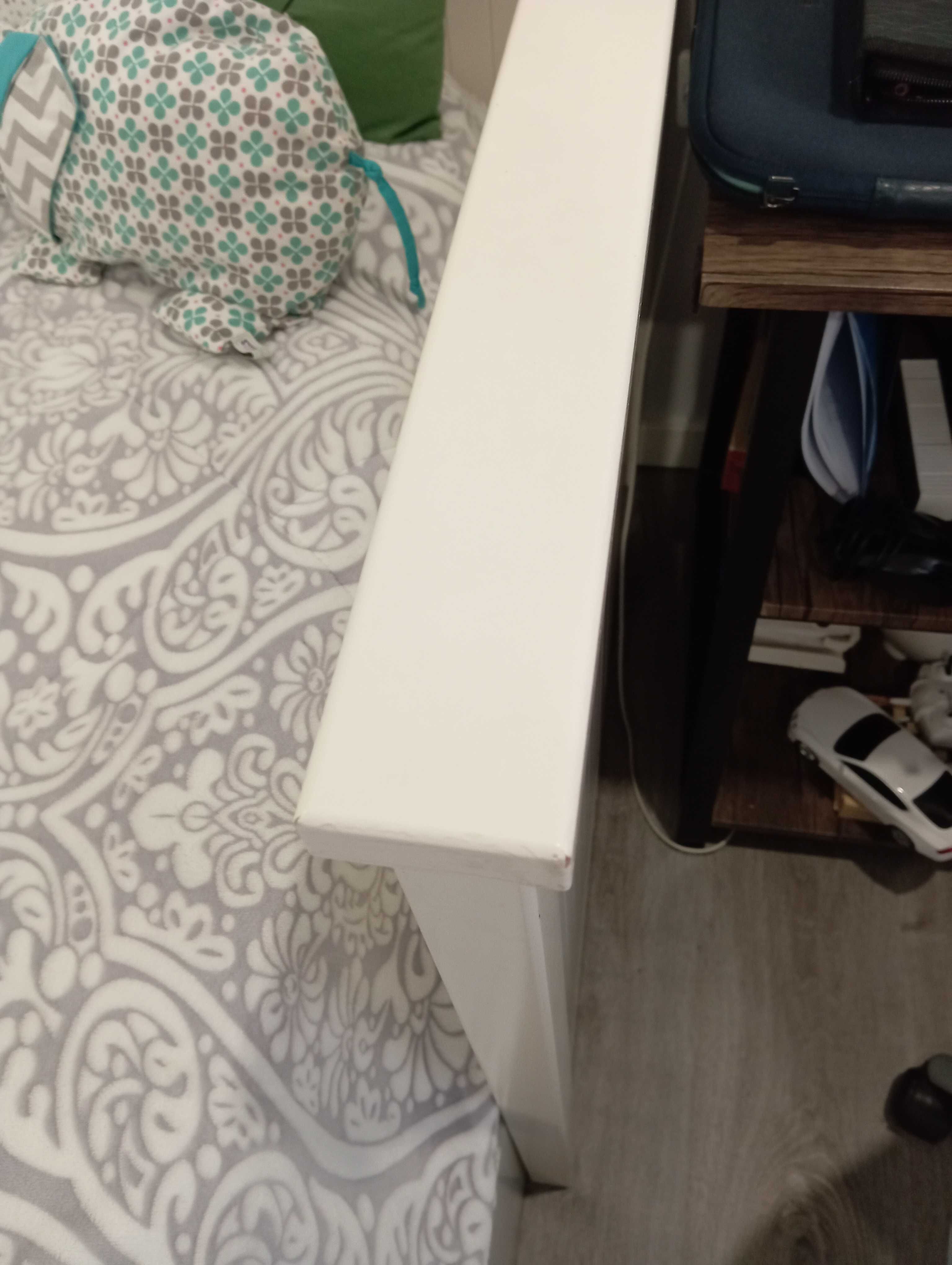 Cama de corpo e meio e colchão