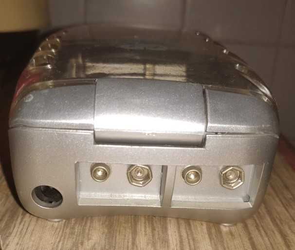 Carregador Pilhas / Baterias (1,2v ; 3,7v ; 9 v)
