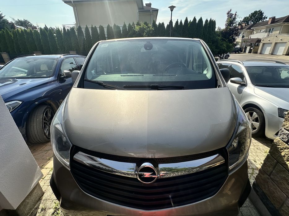 Opel vivaro 9 osób